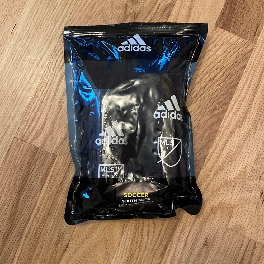 Adidas soccer shin guards youth sock size s